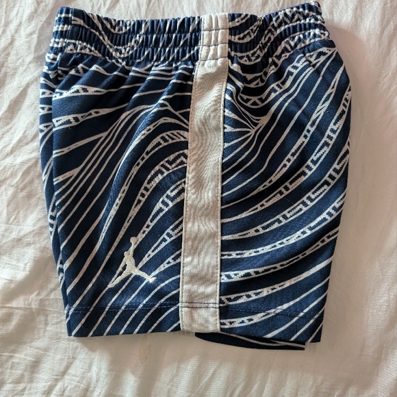 Jordan Blue and Patterned Shorts Set - Picture 5 of 10